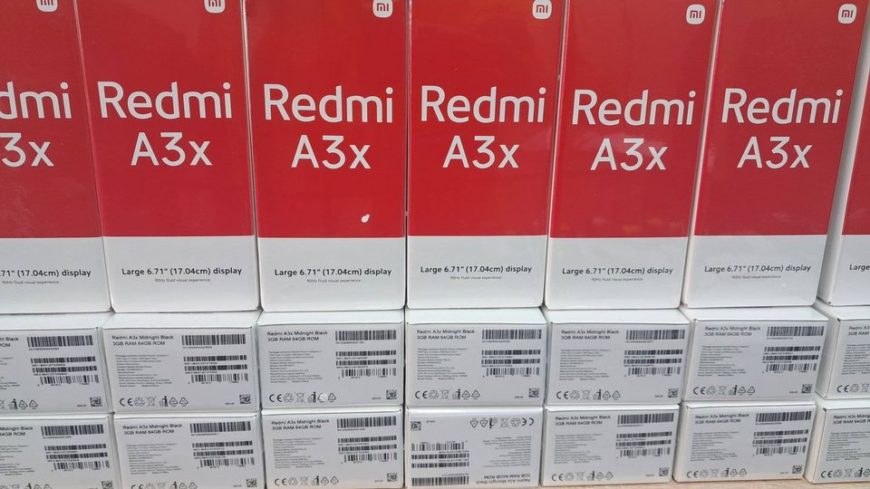 Redmi A3x.    3/64GB  Avec chargeur  جملة